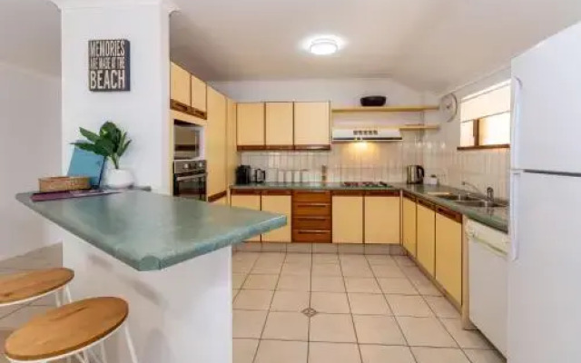 Spacious Family unit with Incredible views.