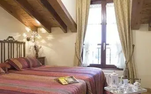 Apartamentos Rurales La Canalina