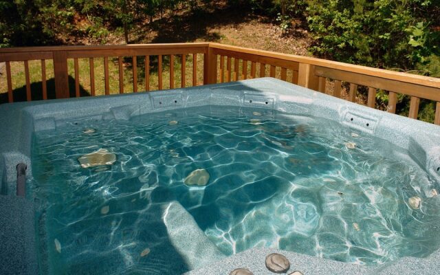 Love Laughs 11 - Seven Bedroom Cabin