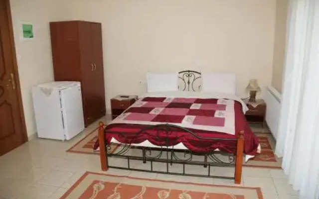 Elanthi Hostel