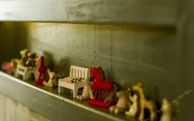 Hairong Yisheng Hotel