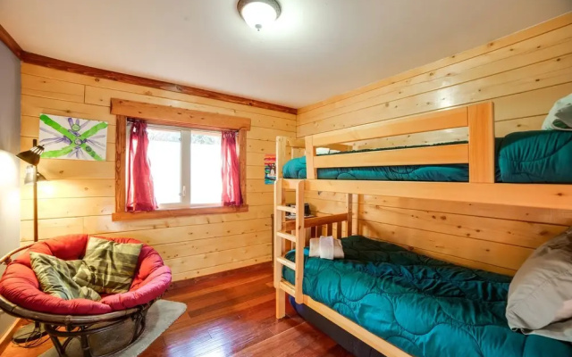 21gs - Log  - Pets Ok - Sleeps 6 3 Bedroom Home by RedAwning
