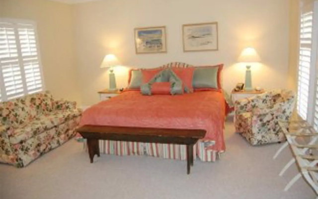 516 A Drive Away 3 Br villa by RedAwning