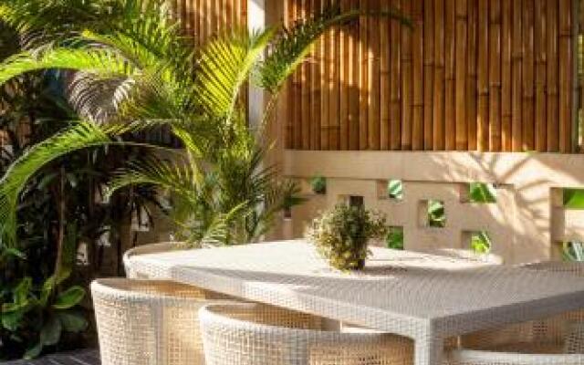 The Retreat - Contemporary Balinese Style Close to Beach