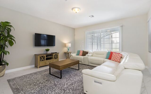 4784 Kings Castle Circle