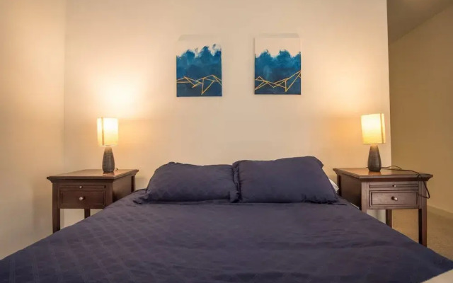 Downtown 2BR Apt in Historic Building
