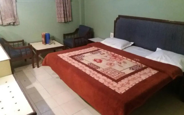 Hotel Charlene