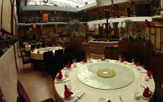 Mount Emei Peace Hotel