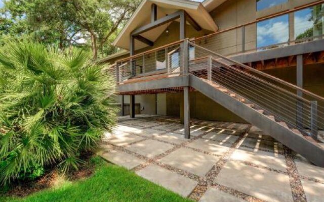 3BR 3BA Downtown Lake Austin Escape by RedAwning