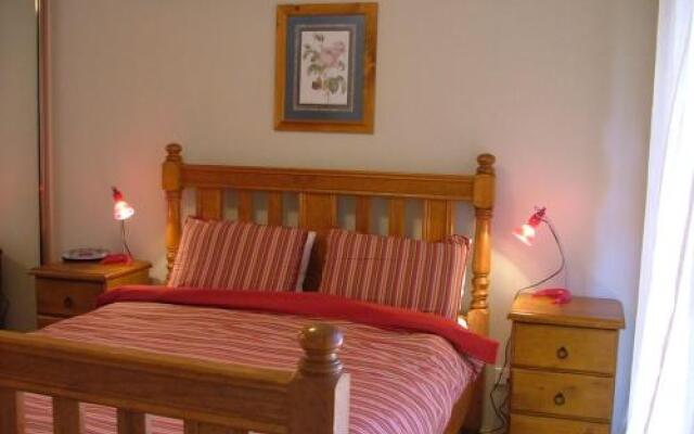 Renas Court, Unit 6, 72 Little Street