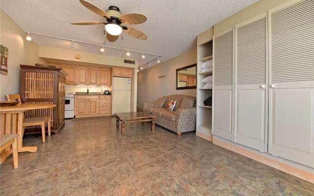 Royal Kahana 617 by RedAwning