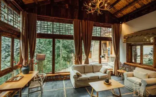 No.5 Valley Lodge