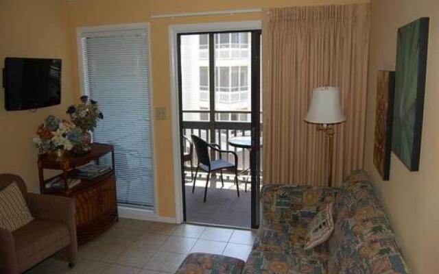 Pelican's Landing 208 - 3 Br Condo