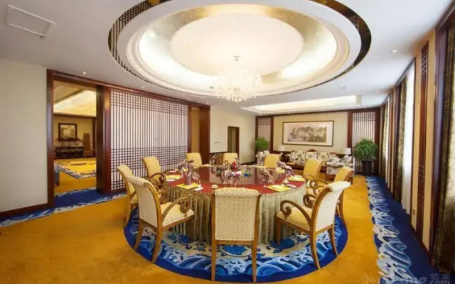 Chunyi Hotel