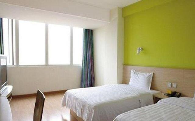 7 Days Inn Beijing Huilongguan Pingxifu Subway Station Branch