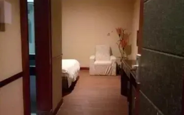 Guangyuan Hotel (Yellow River Fashion City Shop, Humen Pedestrian Street, Dongguan)