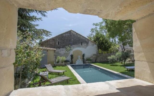 La Maison Des Baux Arts