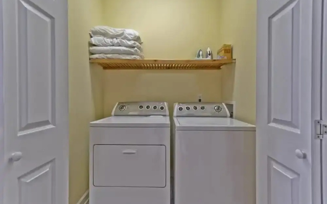 Tucker's Choice - 4 Br Home