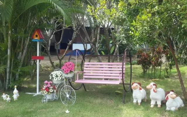 Baan Ruen Rim Nam