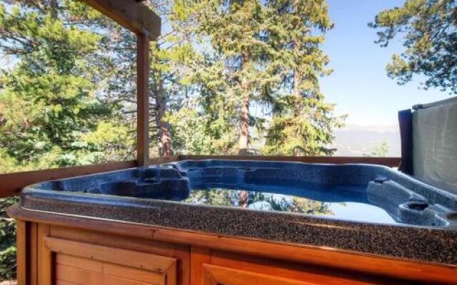 Chalet de Neige Boreas Pass by Pinnacle Lodging