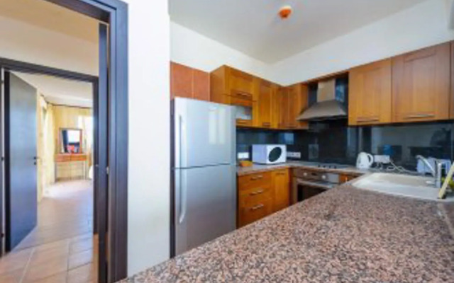 Mike & Lenos Tsoukkas Seaview Apartments