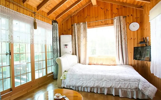 Jeju Neulpooreun House Pension