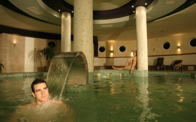 Art & Fit Hotel Kikelet