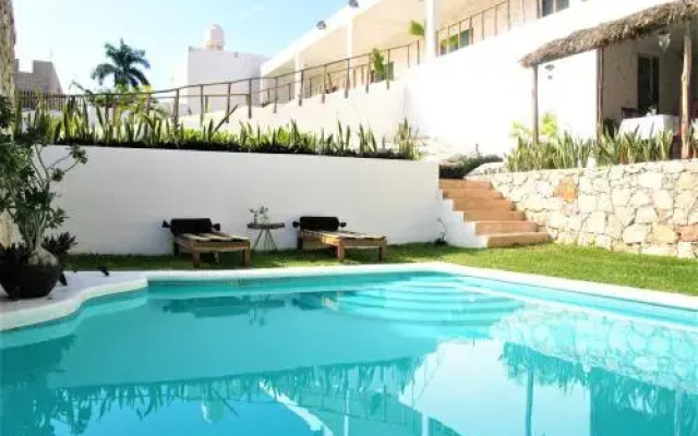 Mayan Majesty Boutique Hotel