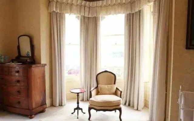 Oakhurst House B&B