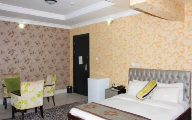 Emirates International Hotel & Suites
