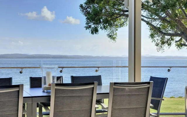 Stunning Waters Penthouse, Sandy Point Road, 46