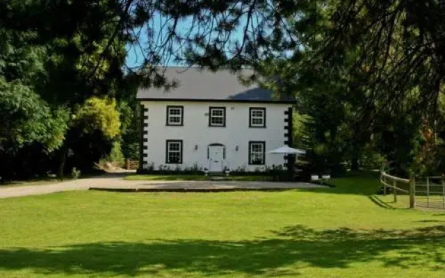 Ashton House