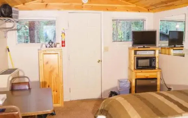 Pinecrest Chalet
