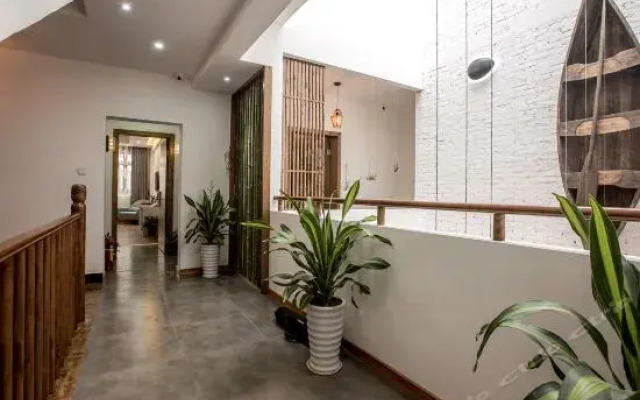 Xushe Art Design Hotel