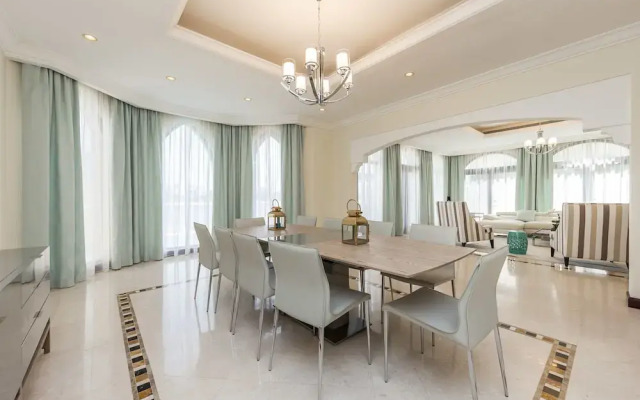 Canal Cove Villa by Deluxe Holiday Homes