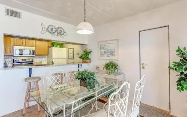 Rustic Theme Condo with Scenic Ocean View by RedAwning