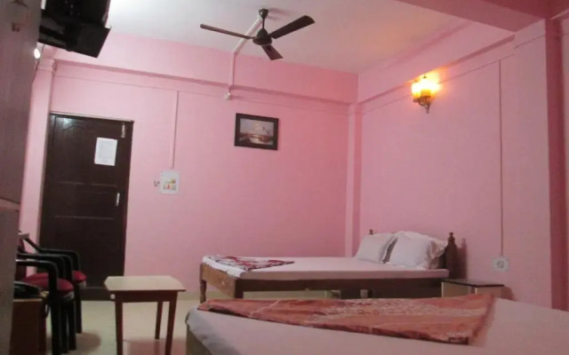 Adarsh Hotel