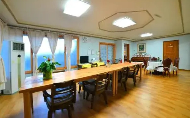 Gangneung Chodang Guesthouse - Hostel