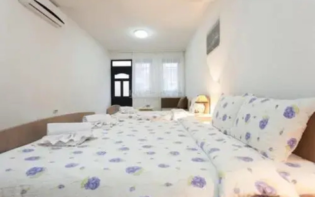 Apartments Tomic