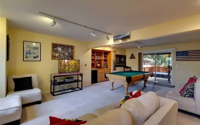 Tahoe Villa Bonita by RedAwning