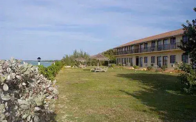 Ingraham's Beach Inn