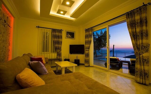 Villa Kartal by Akdenizvillam