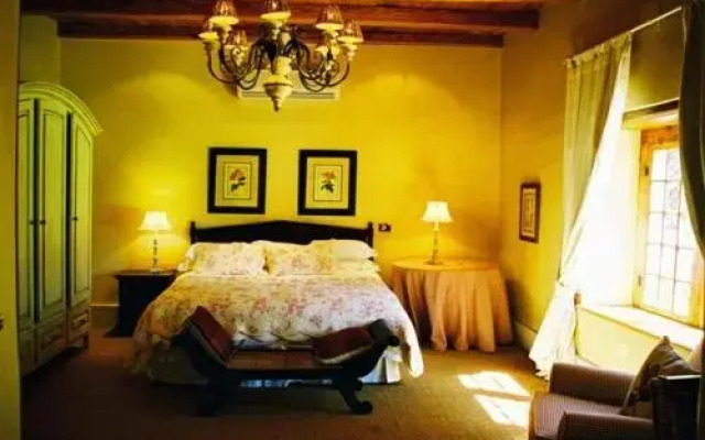 Burgundy Bourgogne Manor House and Cottages