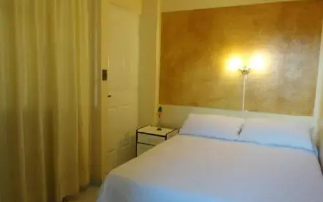 HOTEL MAISON FIORI (Centro)