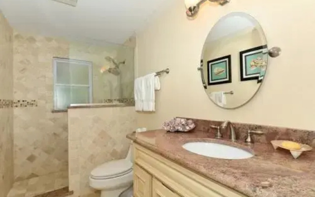 Manatee Manor 2 Bedroom Home by RedAwning