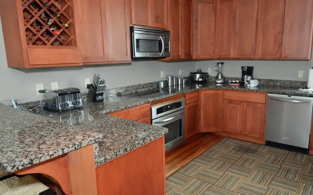 4 Br: Shays Landing 6