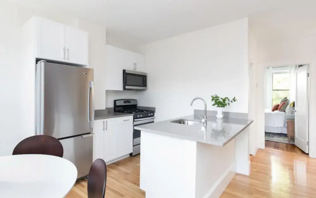 Contemporary South End Suites by Sonder
