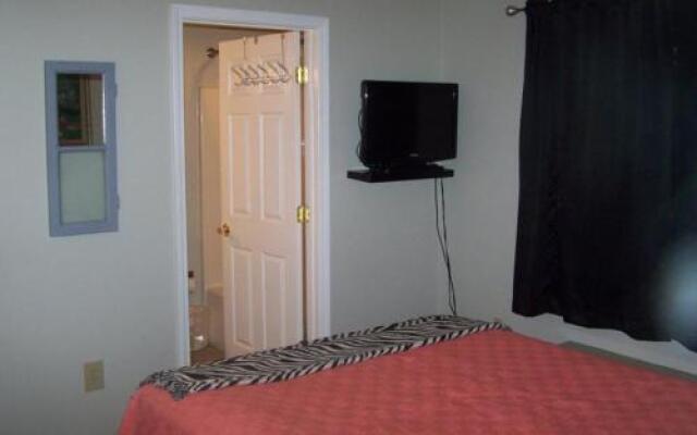 Gatlinburg Chateau Condo #106 by RedAwning