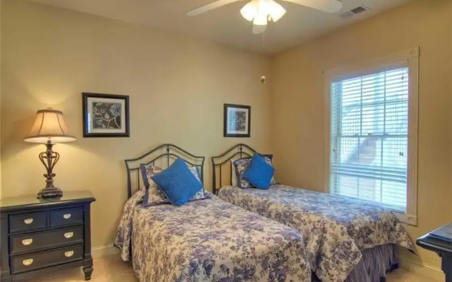 Magnolia Pointe 201 4887 3 Br condo by RedAwning