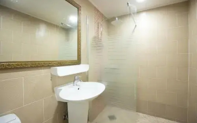 Chatelet Pension